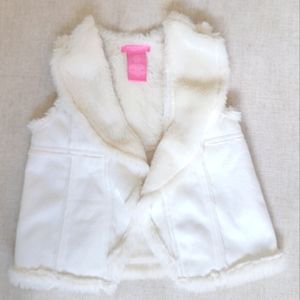 Girls Isaac Mizrahi White Faux Shearling Vest 3T Like New